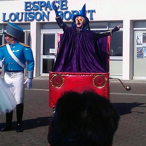 Avec le sorcier des jouets